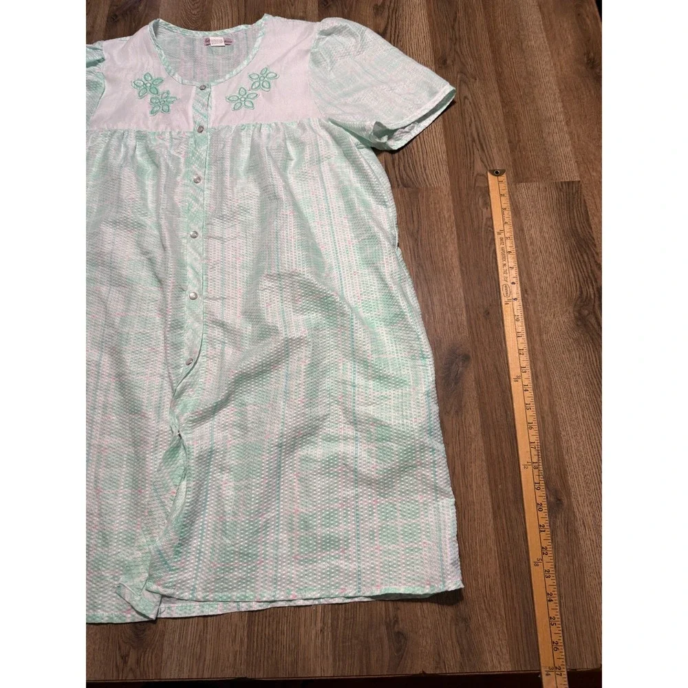 Lati Fashion Shirts Womens Size 3X Green Seersucker House Coat Snap Front Floral